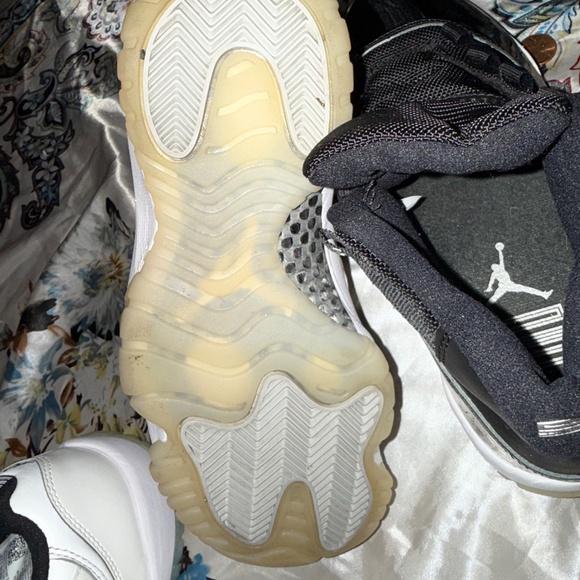 Nike air jordans 11 jubilee 25th anniversary - Picture 3 of 8